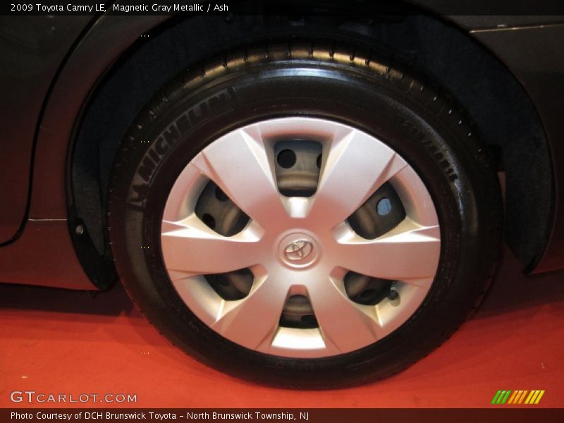 Magnetic Gray Metallic / Ash 2009 Toyota Camry LE