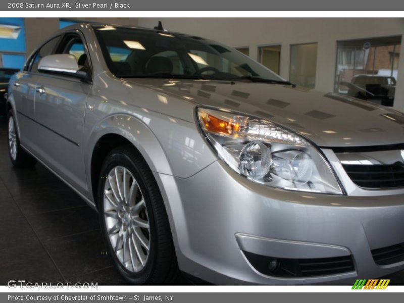 Silver Pearl / Black 2008 Saturn Aura XR