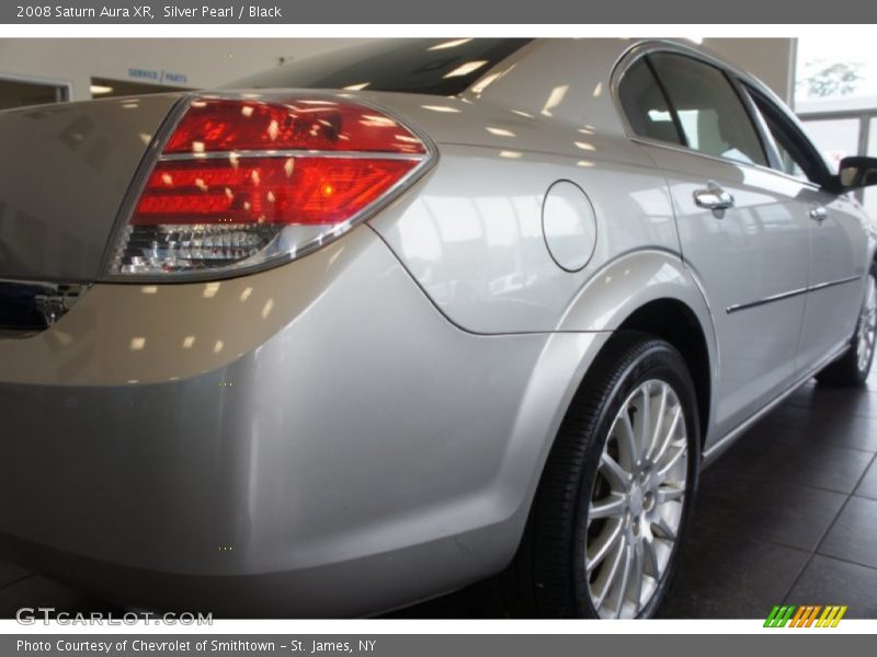 Silver Pearl / Black 2008 Saturn Aura XR