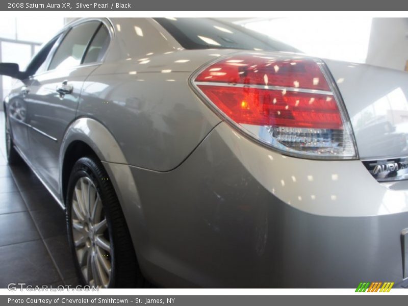 Silver Pearl / Black 2008 Saturn Aura XR
