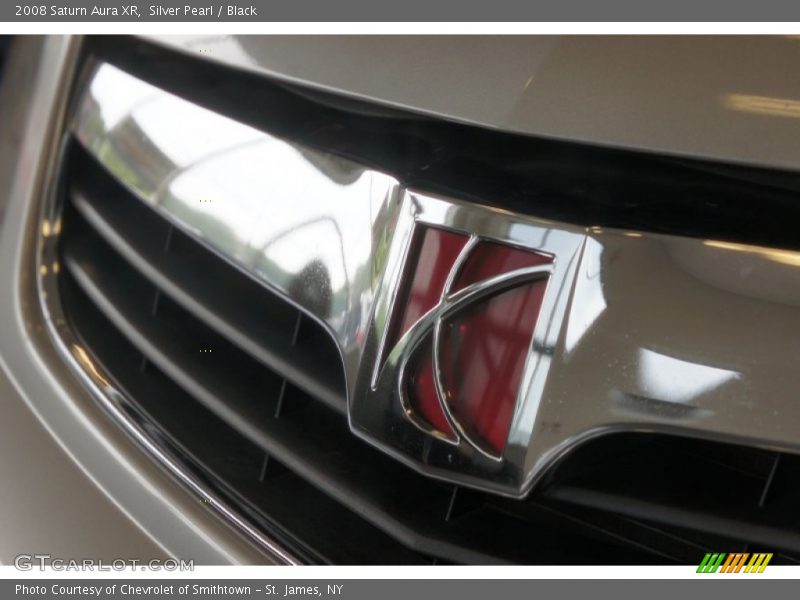 Silver Pearl / Black 2008 Saturn Aura XR