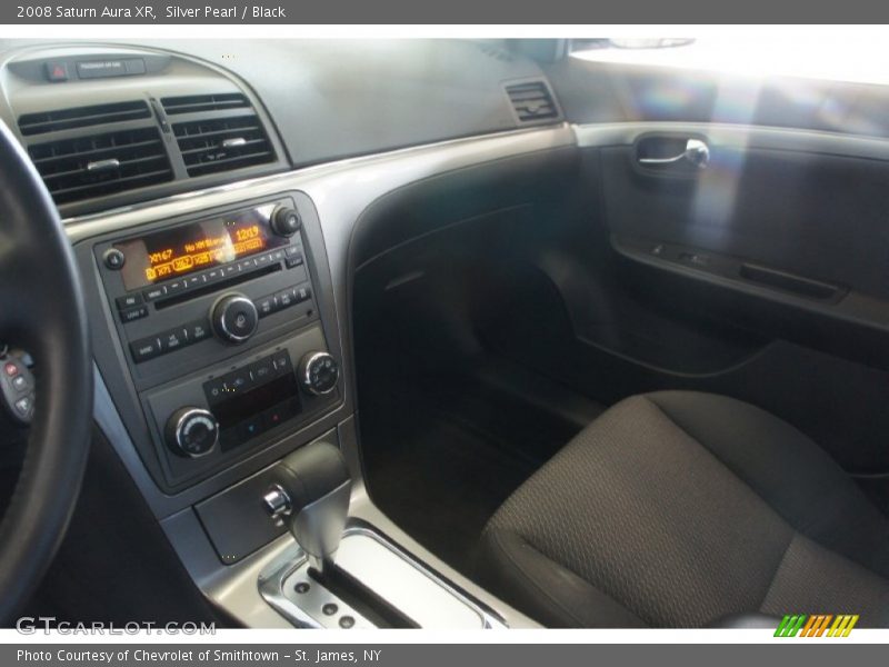 Silver Pearl / Black 2008 Saturn Aura XR