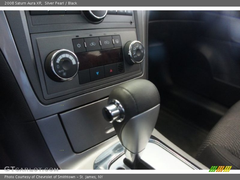 Silver Pearl / Black 2008 Saturn Aura XR