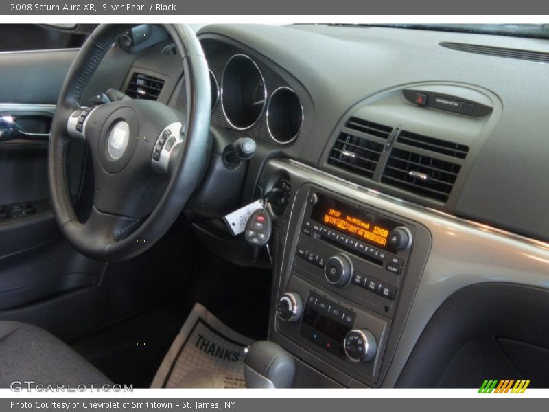 Silver Pearl / Black 2008 Saturn Aura XR