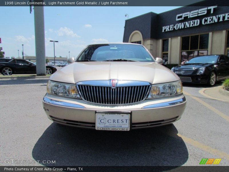 Light Parchment Gold Metallic / Light Parchment 1998 Lincoln Continental