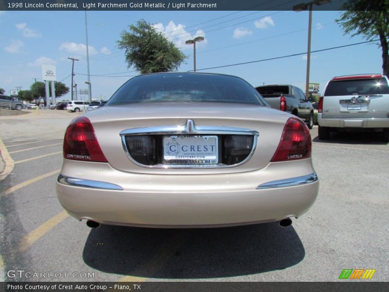 Light Parchment Gold Metallic / Light Parchment 1998 Lincoln Continental