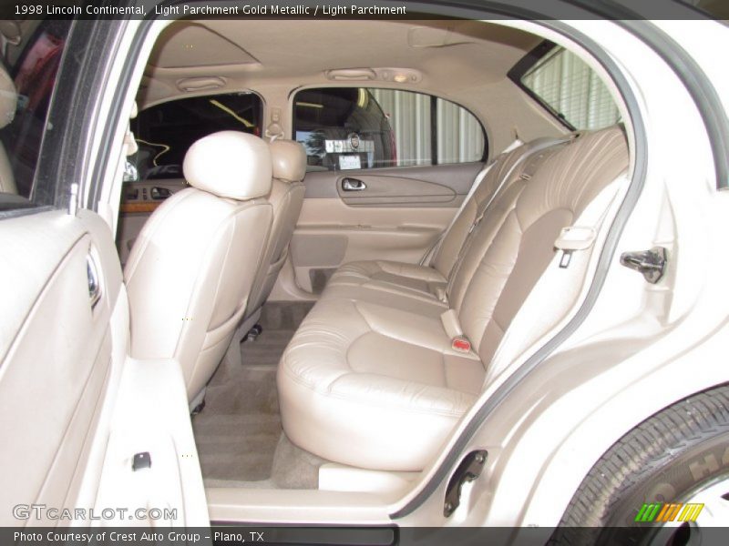 Light Parchment Gold Metallic / Light Parchment 1998 Lincoln Continental