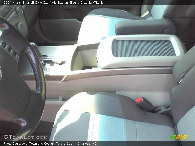 Radiant Silver / Graphite/Titanium 2004 Nissan Titan LE Crew Cab 4x4