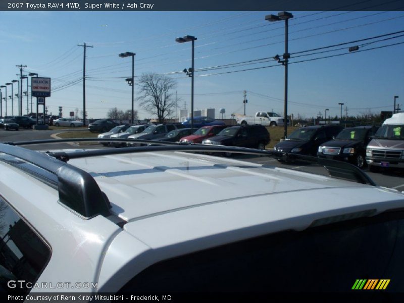 Super White / Ash Gray 2007 Toyota RAV4 4WD