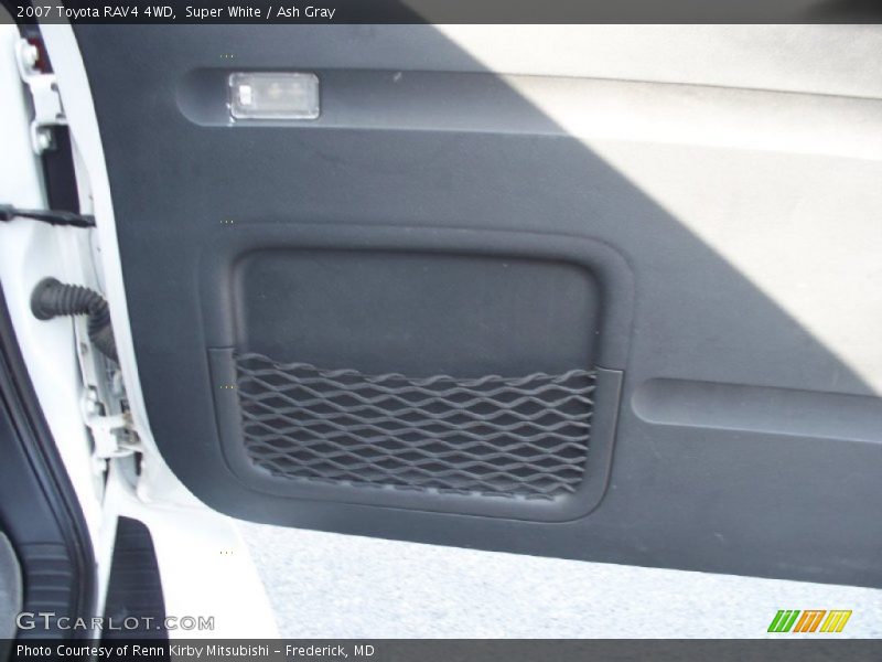 Super White / Ash Gray 2007 Toyota RAV4 4WD