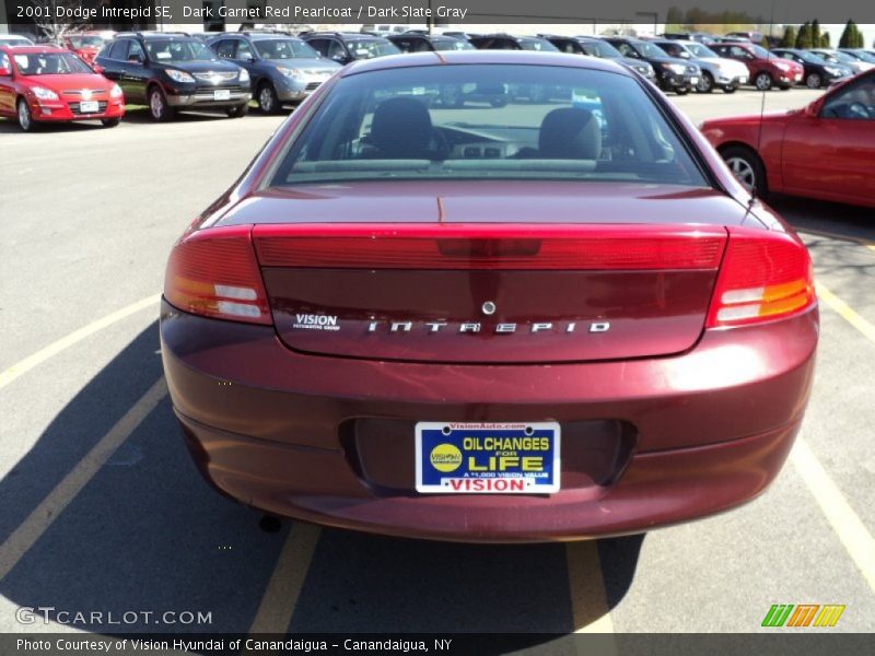 Dark Garnet Red Pearlcoat / Dark Slate Gray 2001 Dodge Intrepid SE