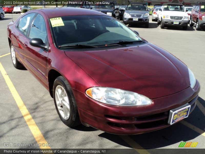 Dark Garnet Red Pearlcoat / Dark Slate Gray 2001 Dodge Intrepid SE