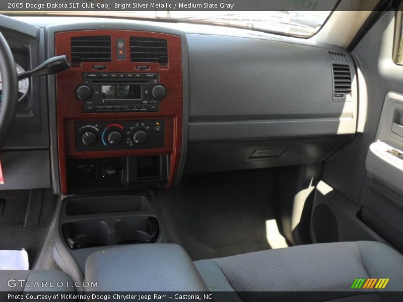 Bright Silver Metallic / Medium Slate Gray 2005 Dodge Dakota SLT Club Cab