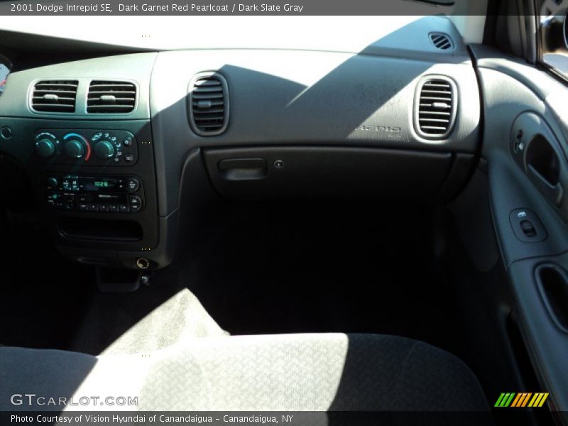 Dark Garnet Red Pearlcoat / Dark Slate Gray 2001 Dodge Intrepid SE