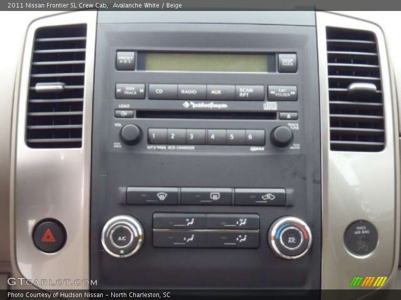 Avalanche White / Beige 2011 Nissan Frontier SL Crew Cab