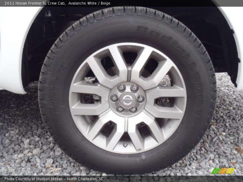 Avalanche White / Beige 2011 Nissan Frontier SL Crew Cab