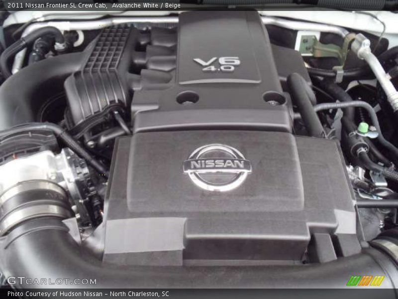 Avalanche White / Beige 2011 Nissan Frontier SL Crew Cab