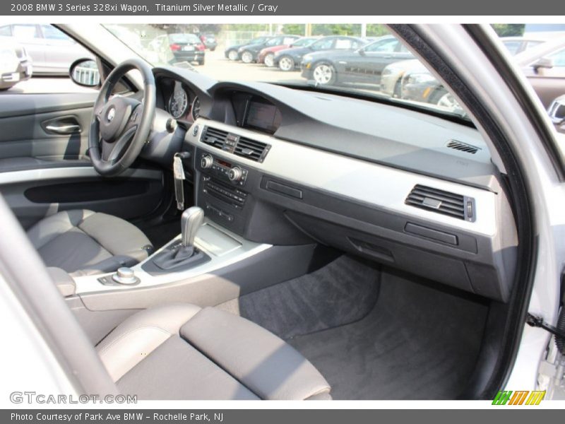 Dashboard of 2008 3 Series 328xi Wagon