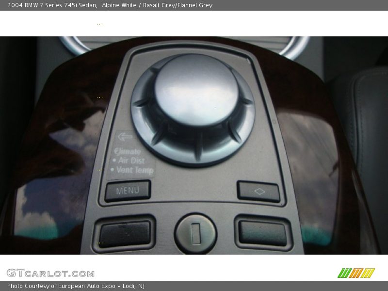Controls of 2004 7 Series 745i Sedan