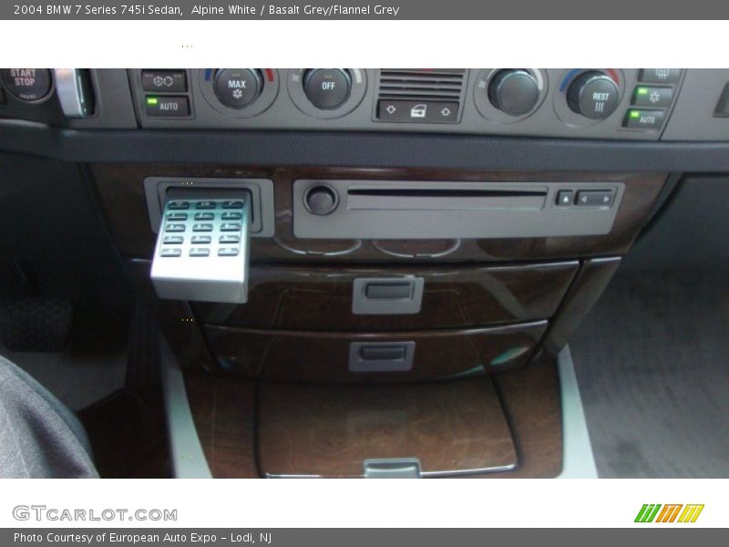 Alpine White / Basalt Grey/Flannel Grey 2004 BMW 7 Series 745i Sedan