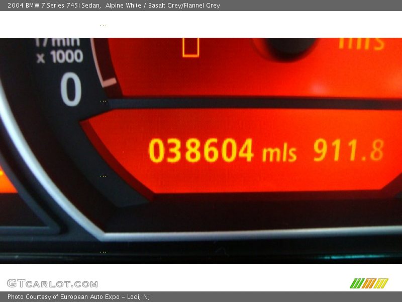 Alpine White / Basalt Grey/Flannel Grey 2004 BMW 7 Series 745i Sedan