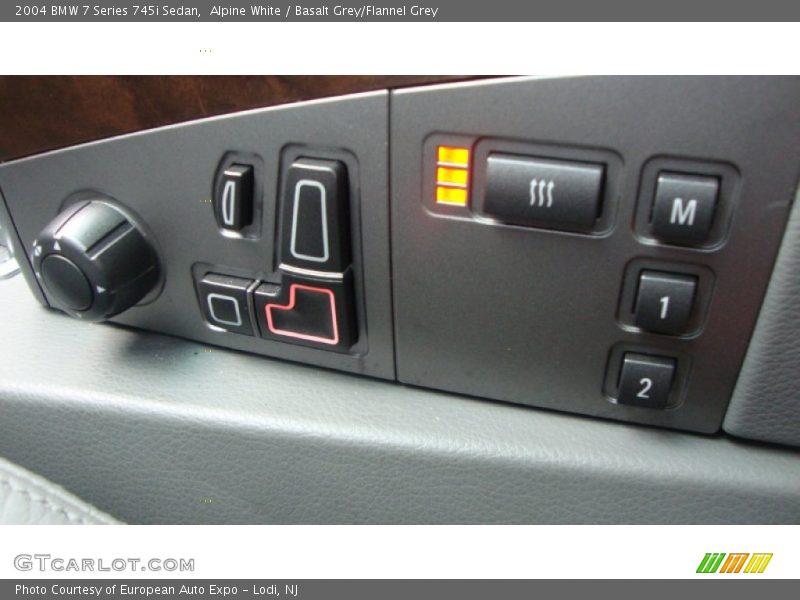Controls of 2004 7 Series 745i Sedan