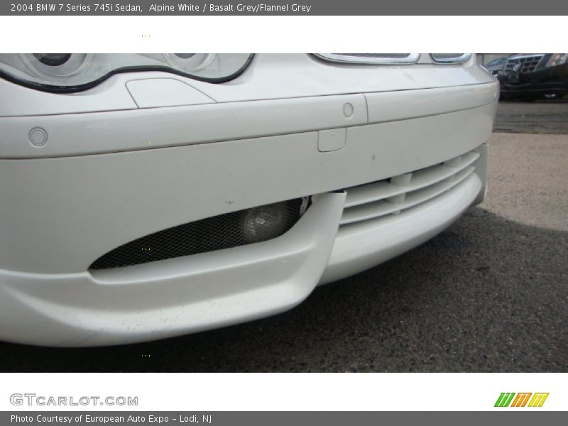 Alpine White / Basalt Grey/Flannel Grey 2004 BMW 7 Series 745i Sedan
