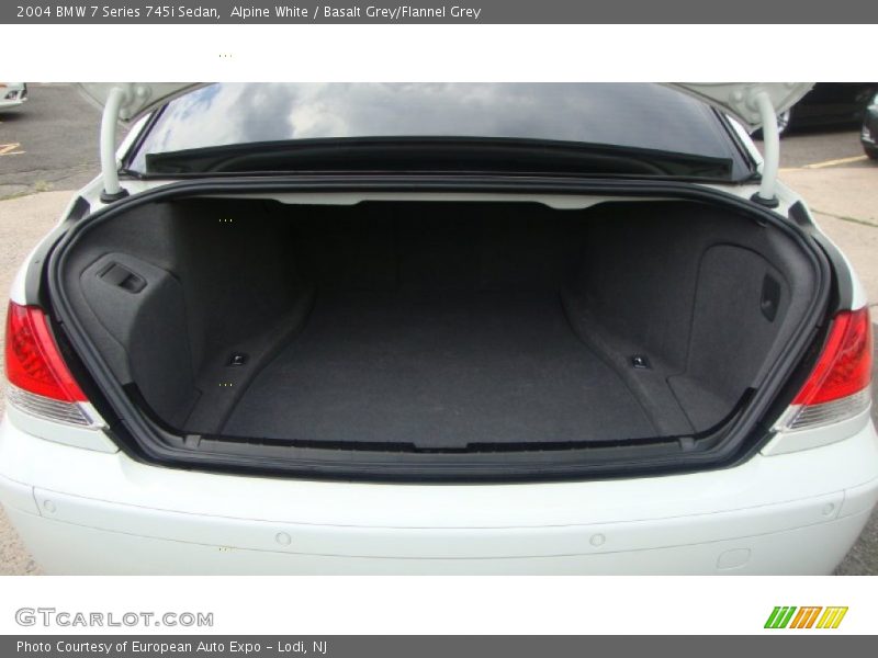 Alpine White / Basalt Grey/Flannel Grey 2004 BMW 7 Series 745i Sedan