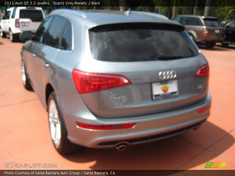 Quartz Grey Metallic / Black 2011 Audi Q5 3.2 quattro