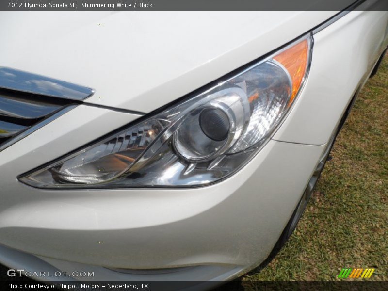 Shimmering White / Black 2012 Hyundai Sonata SE