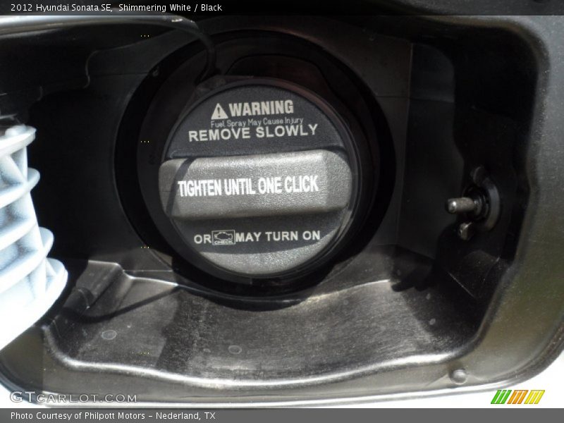 Shimmering White / Black 2012 Hyundai Sonata SE