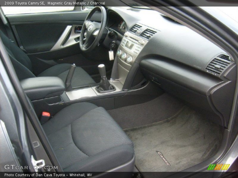 Magnetic Gray Metallic / Charcoal 2009 Toyota Camry SE