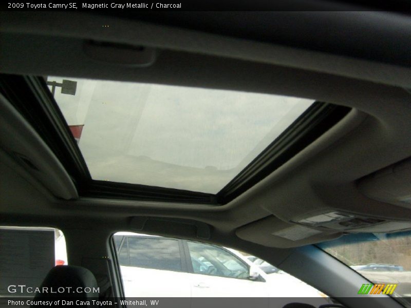Sunroof of 2009 Camry SE