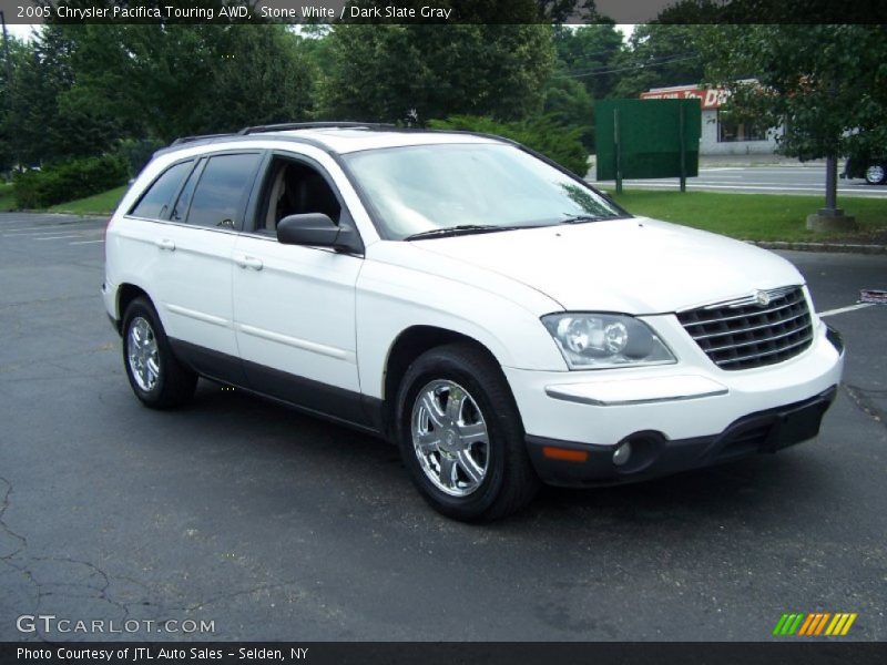 Front 3/4 View of 2005 Pacifica Touring AWD