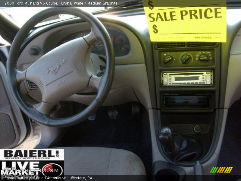 Crystal White / Medium Graphite 2000 Ford Mustang V6 Coupe