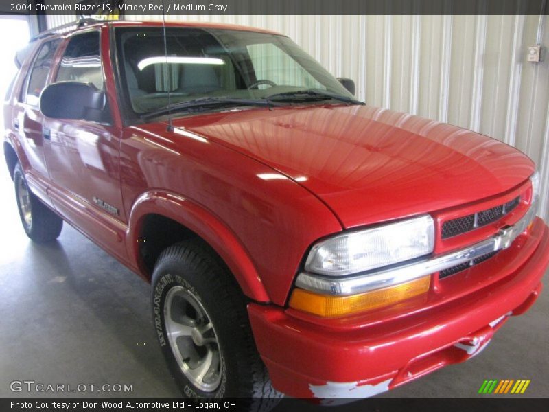 Victory Red / Medium Gray 2004 Chevrolet Blazer LS