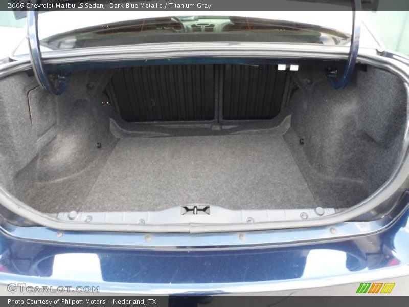  2006 Malibu LS Sedan Trunk