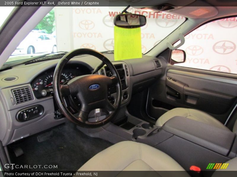Oxford White / Graphite 2005 Ford Explorer XLT 4x4