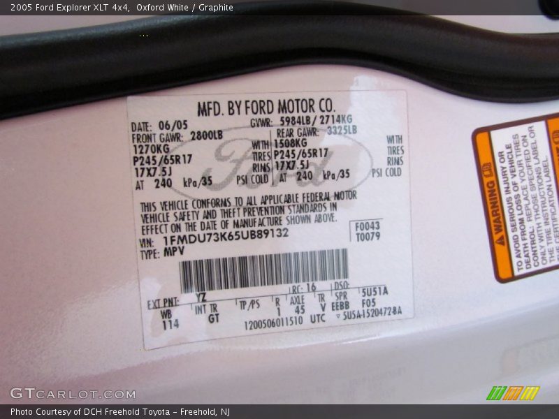 Oxford White / Graphite 2005 Ford Explorer XLT 4x4
