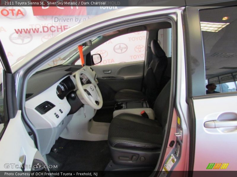 Silver Sky Metallic / Dark Charcoal 2011 Toyota Sienna SE