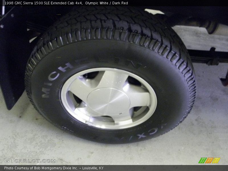 Olympic White / Dark Red 1998 GMC Sierra 1500 SLE Extended Cab 4x4