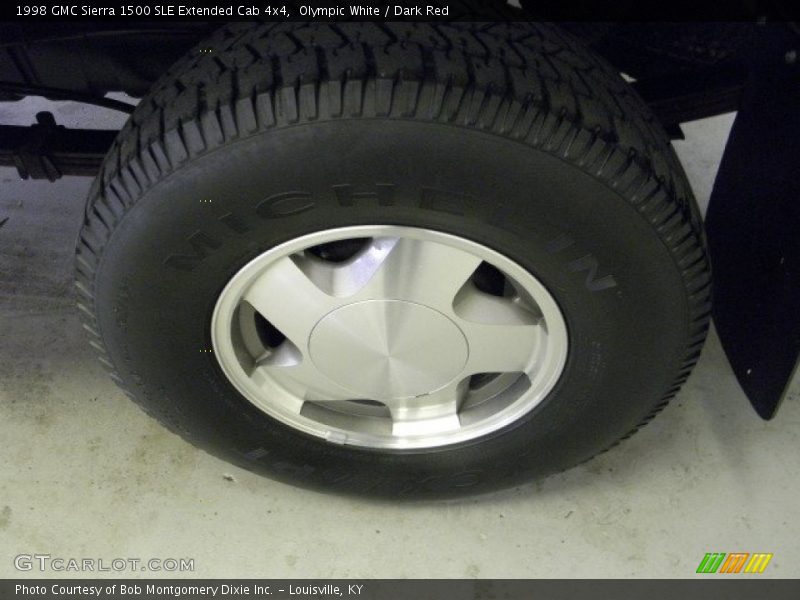 Olympic White / Dark Red 1998 GMC Sierra 1500 SLE Extended Cab 4x4