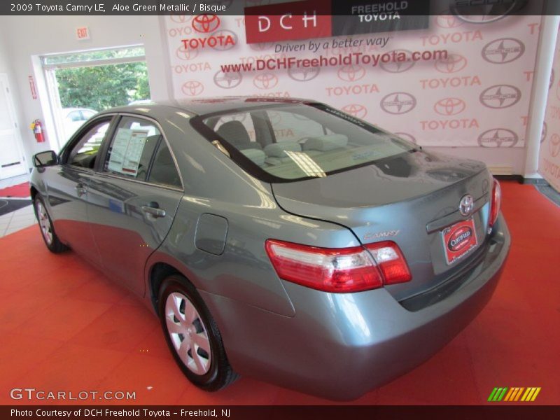 Aloe Green Metallic / Bisque 2009 Toyota Camry LE
