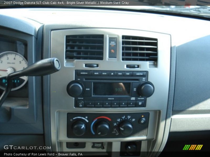 Bright Silver Metallic / Medium Slate Gray 2007 Dodge Dakota SLT Club Cab 4x4