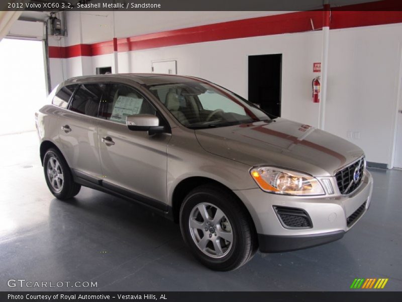 Front 3/4 View of 2012 XC60 3.2