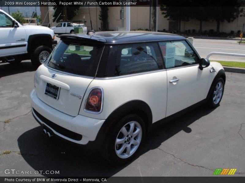 Pepper White / Punch Carbon Black Leather 2009 Mini Cooper S Hardtop