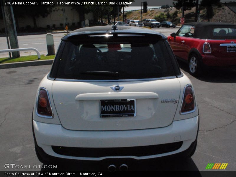 Pepper White / Punch Carbon Black Leather 2009 Mini Cooper S Hardtop