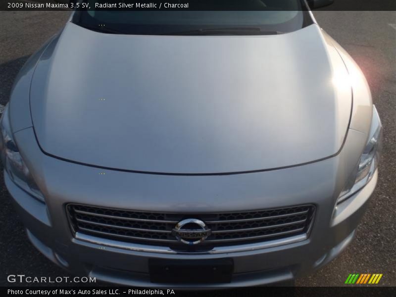 Radiant Silver Metallic / Charcoal 2009 Nissan Maxima 3.5 SV