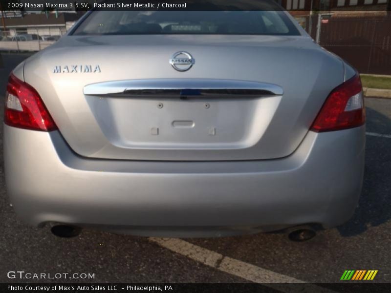 Radiant Silver Metallic / Charcoal 2009 Nissan Maxima 3.5 SV