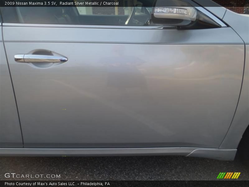 Radiant Silver Metallic / Charcoal 2009 Nissan Maxima 3.5 SV